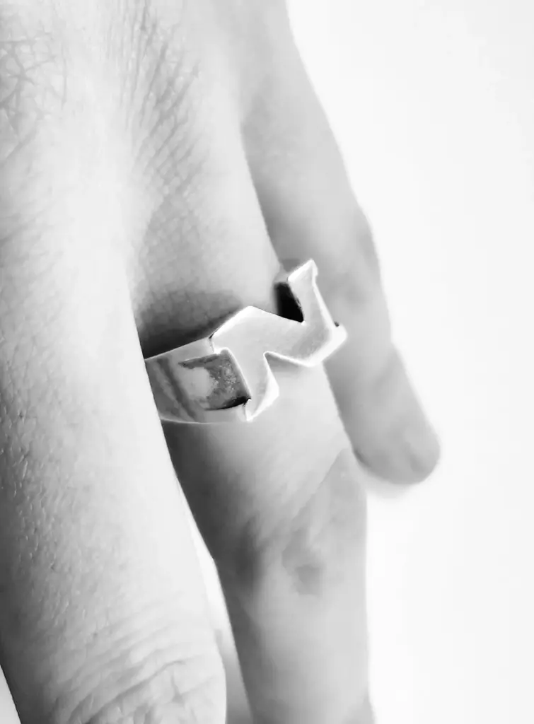 [AI.14] Anillo Inicial Puntas Bastonadas Plata 925