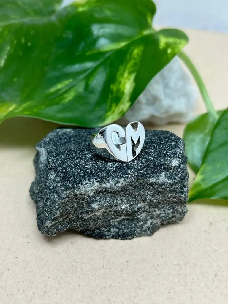 [AI.30] Anillo Iniciales Corazón Plata