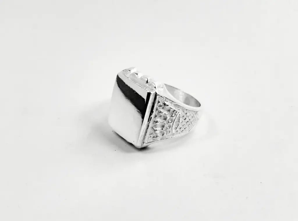 [ASH.0002] Sello Mediano Mesa Cuadrada con Detalles y Coronas en los Costados