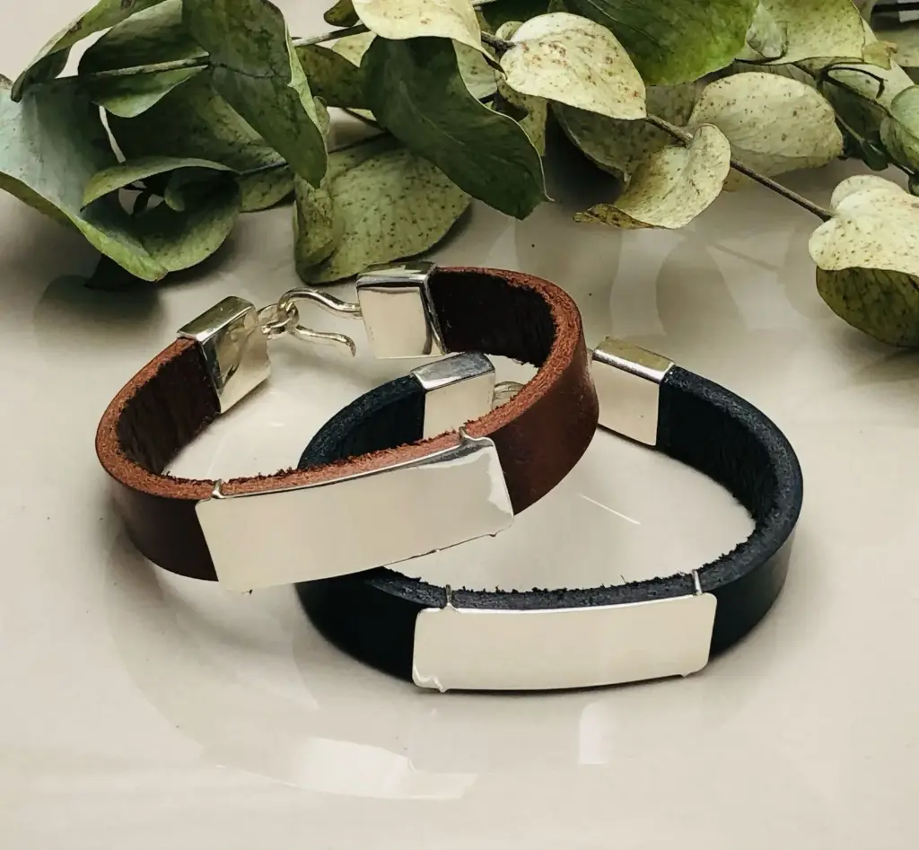 [P.00026] Pulsera cuero grueso con cierre Macizo