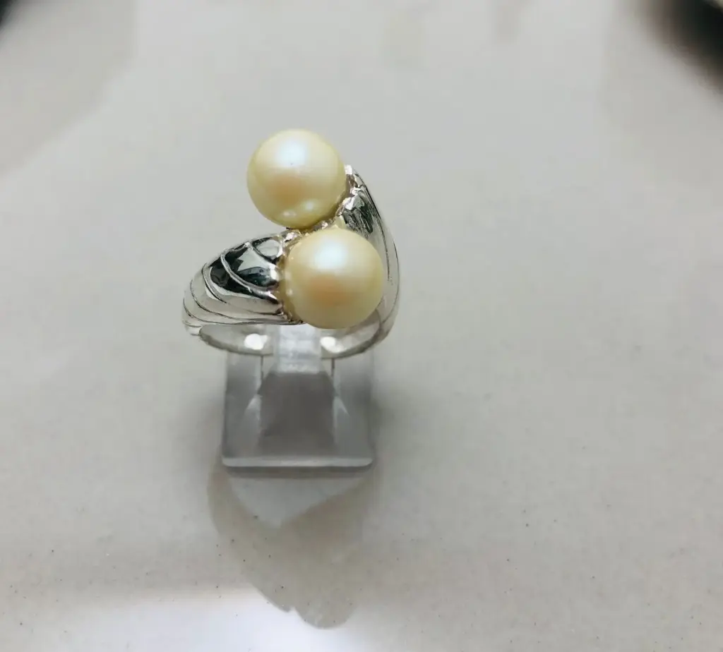 [AF.0076] Anillo pellizco con perlas