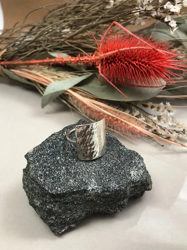 Anillo Hilo martillado