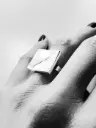 Anillo Cinta con Mesa Cuadrada