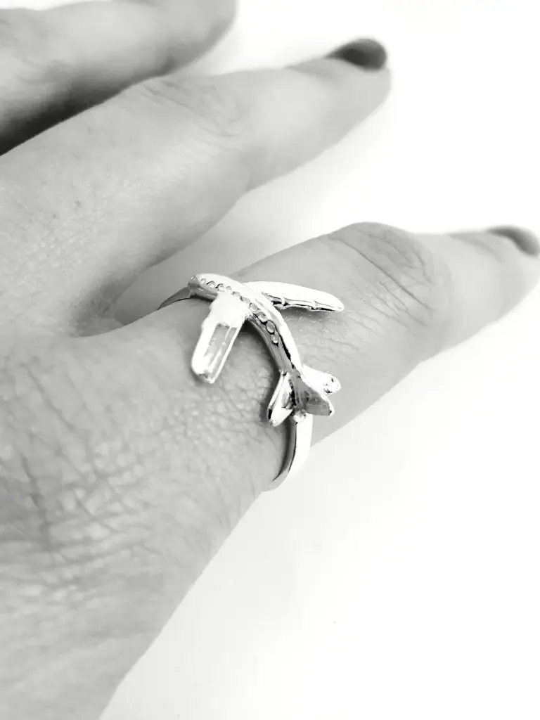 Anillo Avión con Cuerpo Cinta