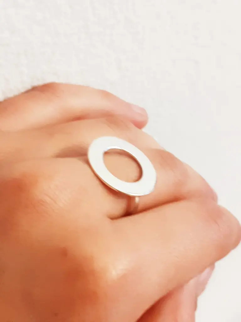 Anillo Cinta con Argolla Rusa