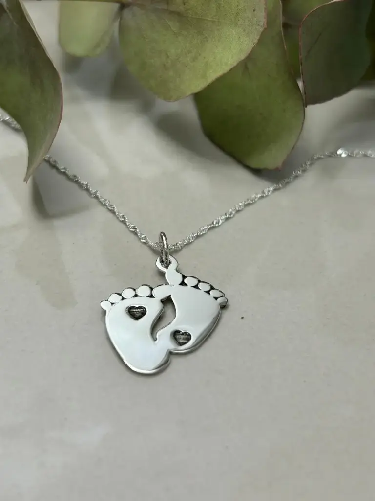 Dije huellas con corazon