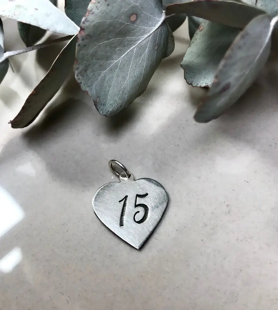 Dije Quince años Corazón