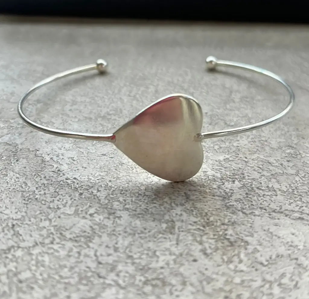 Pulsera pinza con corazón