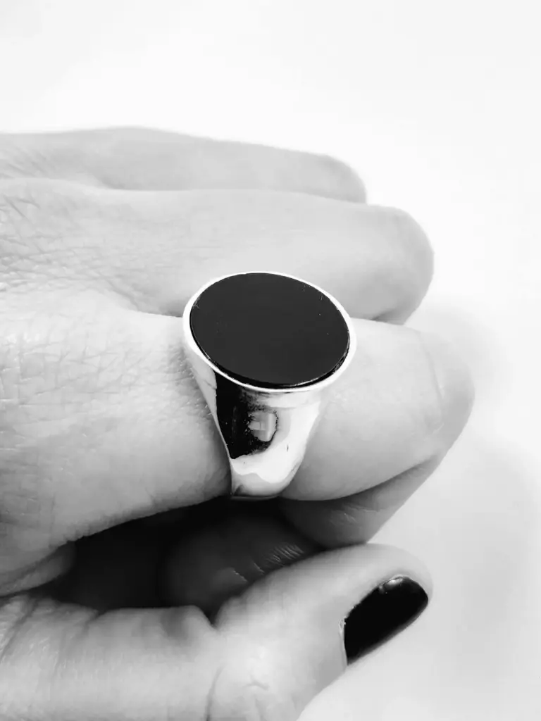 Anillo sello con piedra onix