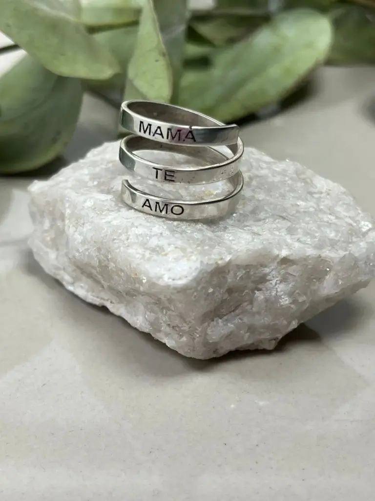 Anillo triple calado grabado 