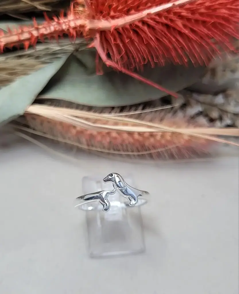 [AF.0111] Anillo perro salchicha 