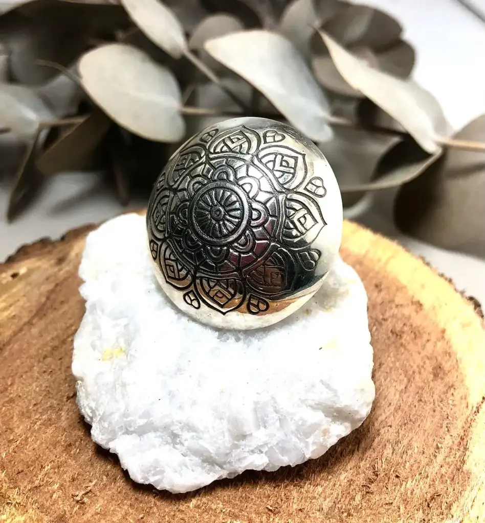 Anillo mandala honguito grabado 