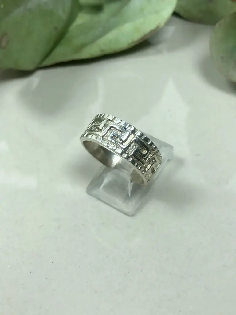 Anillo cinta guarda griega 