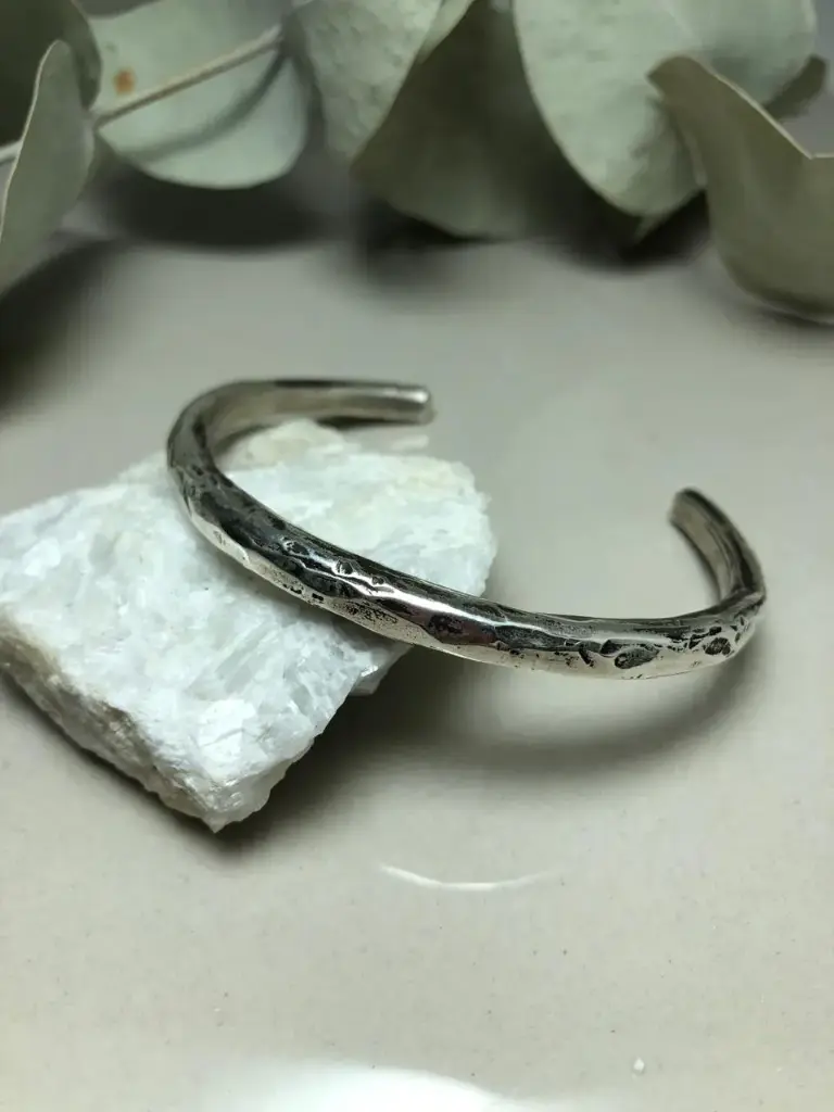 Pulsera Martillada ancha