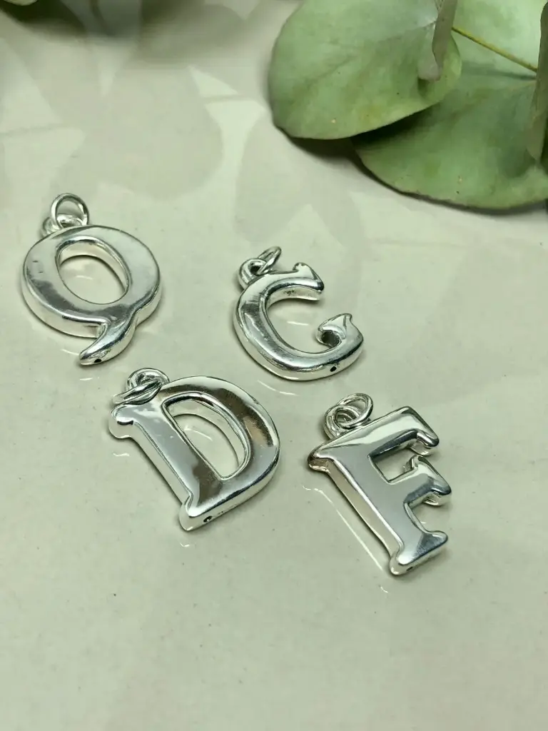 Dije Iniciales (grande)