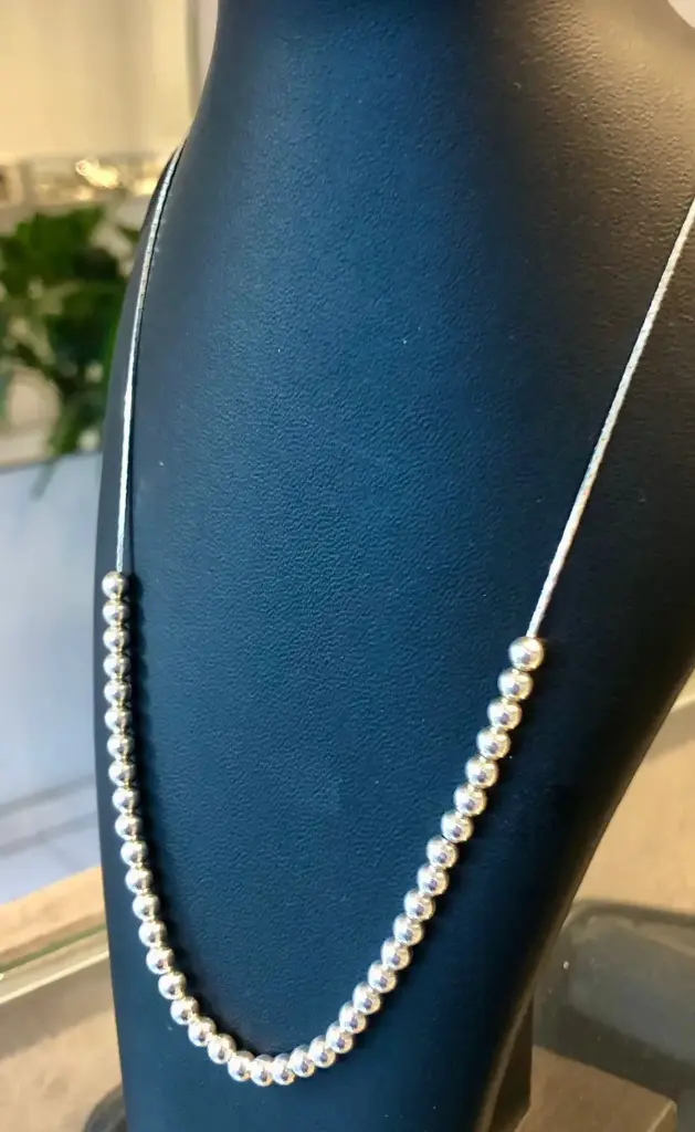 Cadena beauty con bolitas pequeñas