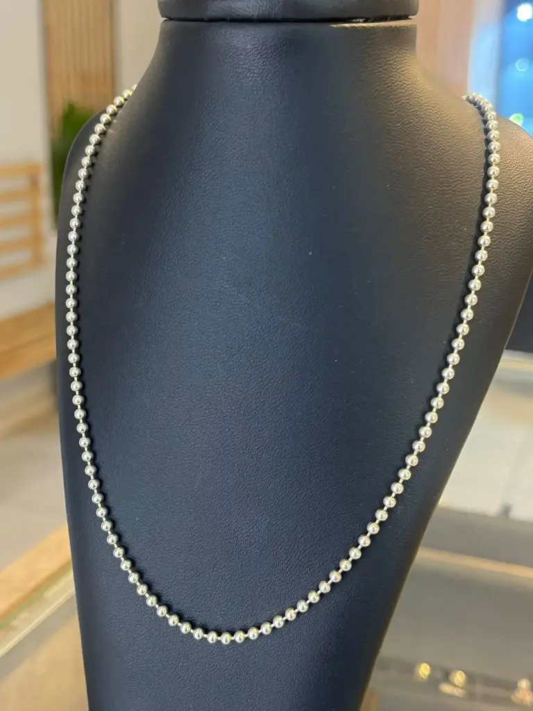 Cadena con bolitas