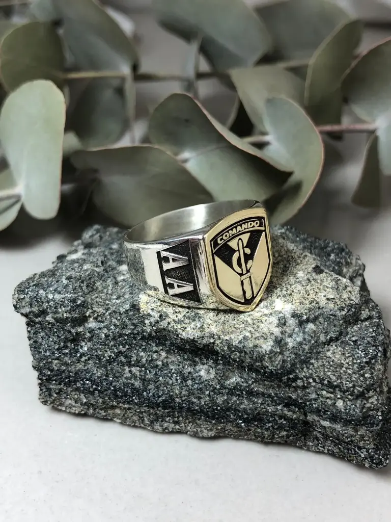Anillo Personalizado Comando con grabado en laterales