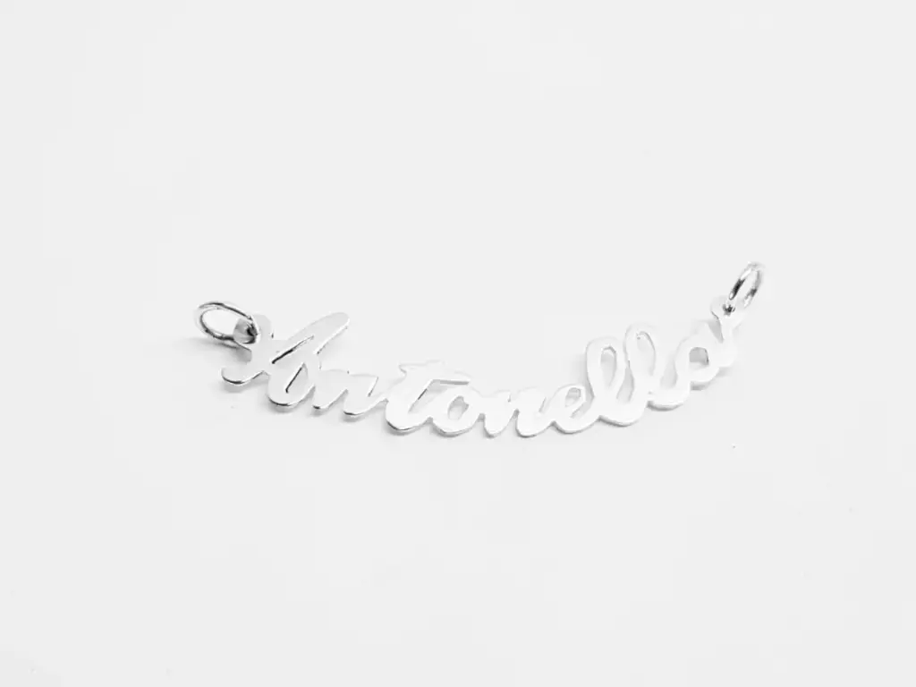 [DP.125] Nombre cursiva plata curvo