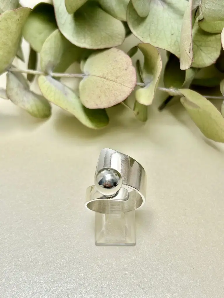 [AF.0107] Anillo Torzado Bolita de Palta
