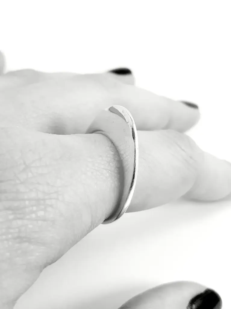 [AF.0029] Anillo Chato Forma de Gota