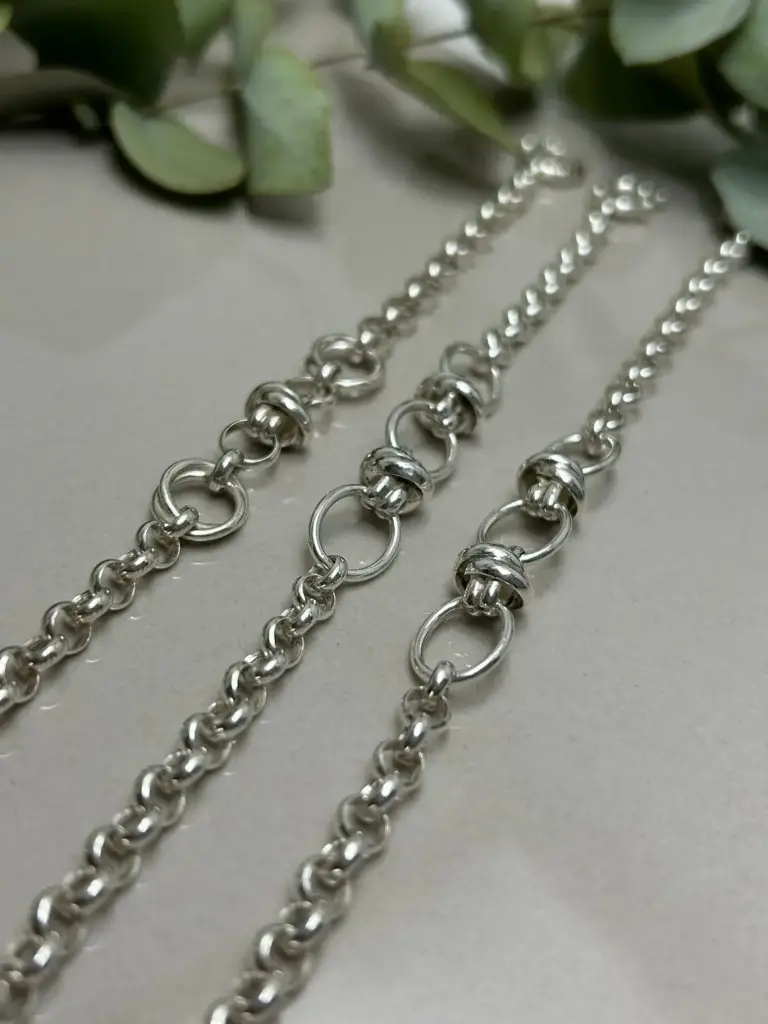 [PR04] Pulsera rolo con nudos