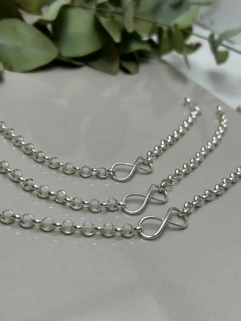 [PR03] Pulsera rolo con infinito 