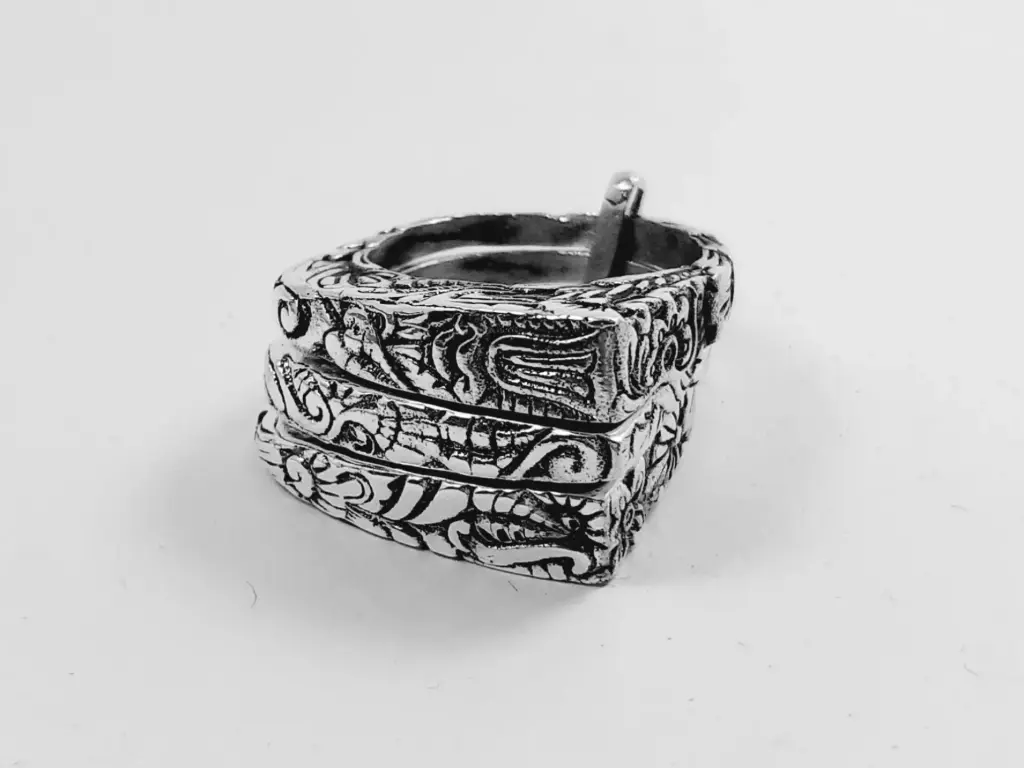 [PM.00001] Anillo triple hindú