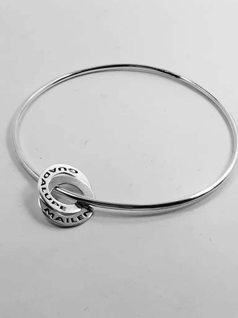 [P.00033] Pulsera aniversario c/ dos argollitas rusas 