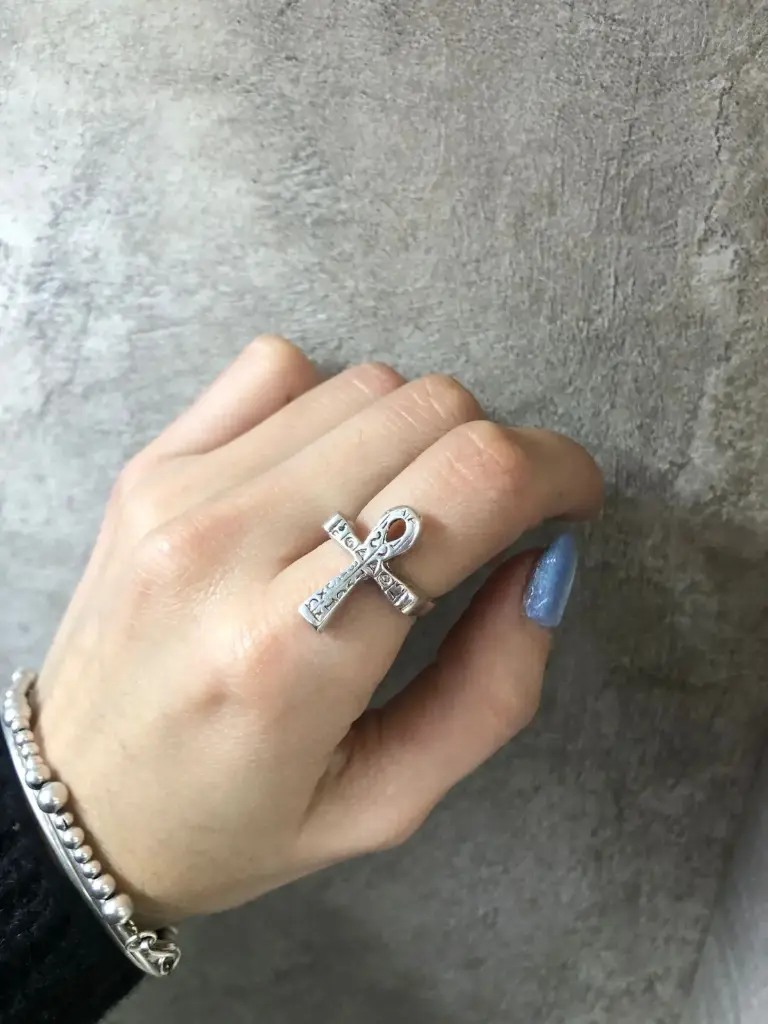 Anillo cruz llave de la vida
